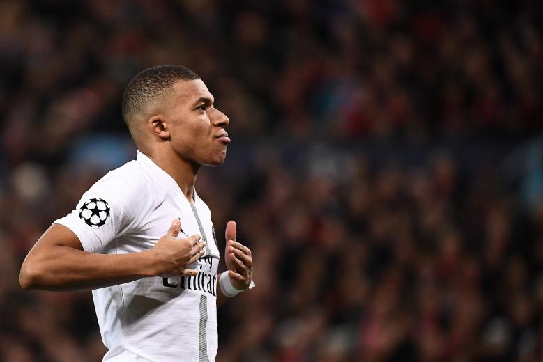 Kylian Mbappé célèbre son but lors de Manchester United - PSG / Ligue des champions