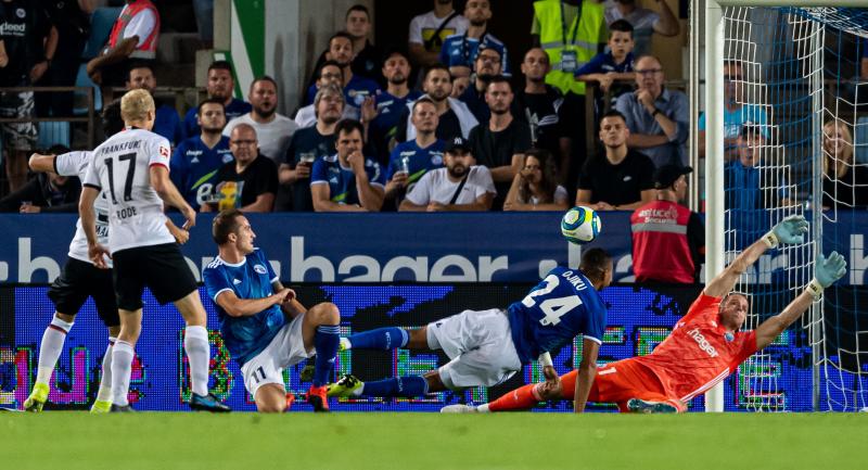 Matz Sels en action lors de Strasbourg-Eintracht Francfort / Ligue Europa